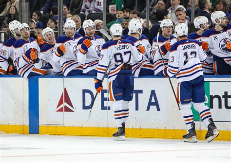 betodds24|Props, odds for Oilers.